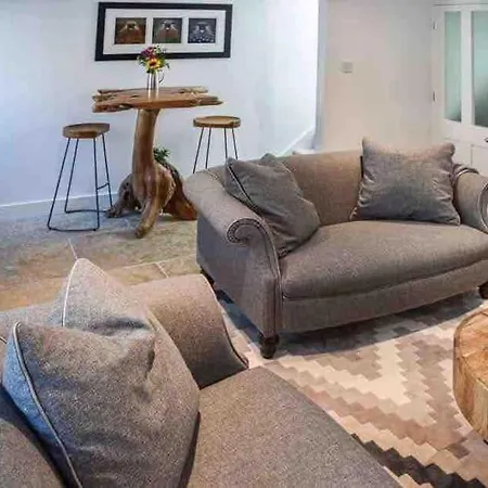 No6, Queens Square Ferienhaus