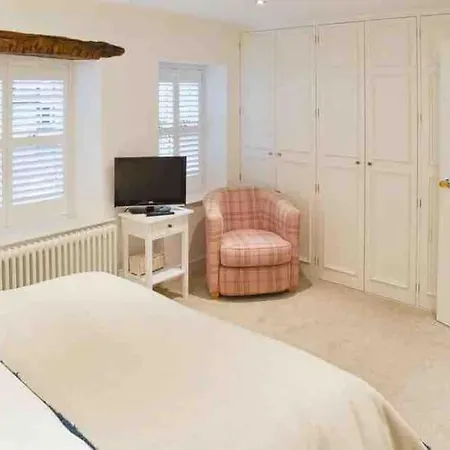 No6, Queens Square Ferienhaus *