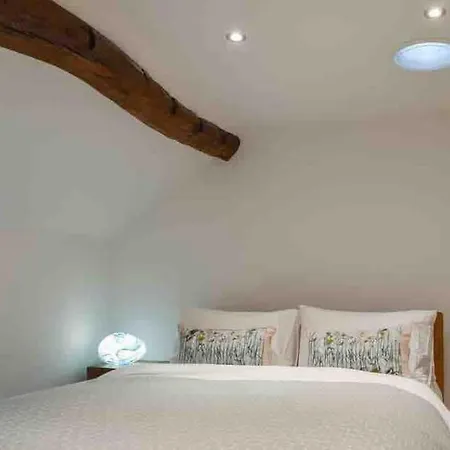 No6, Queens Square Holiday home