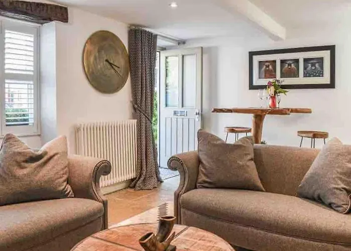 No6, Queens Square * Kirkby Lonsdale