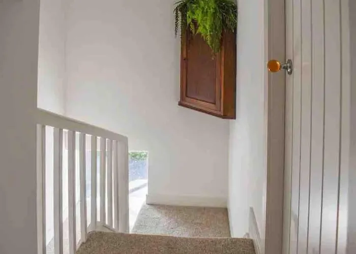 No6, Queens Square Holiday home