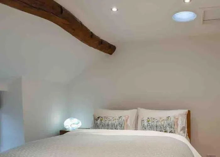 No6, Queens Square Holiday home