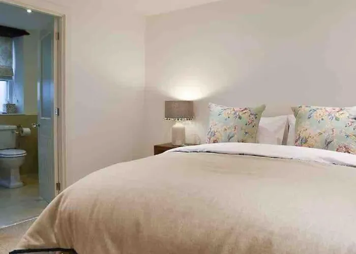 Holiday home No6, Queens Square *